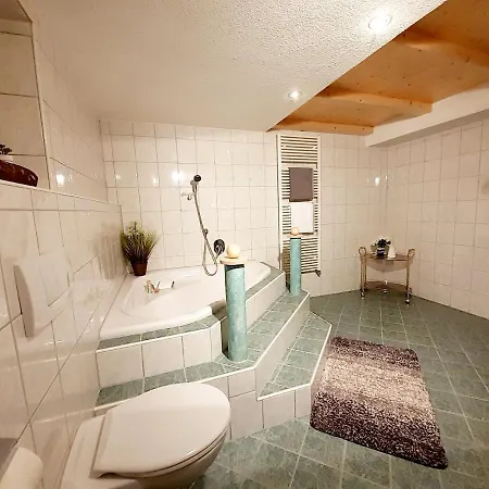 Zirmzeit Apartman Huben