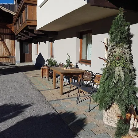 Zirmzeit Apartman Huben